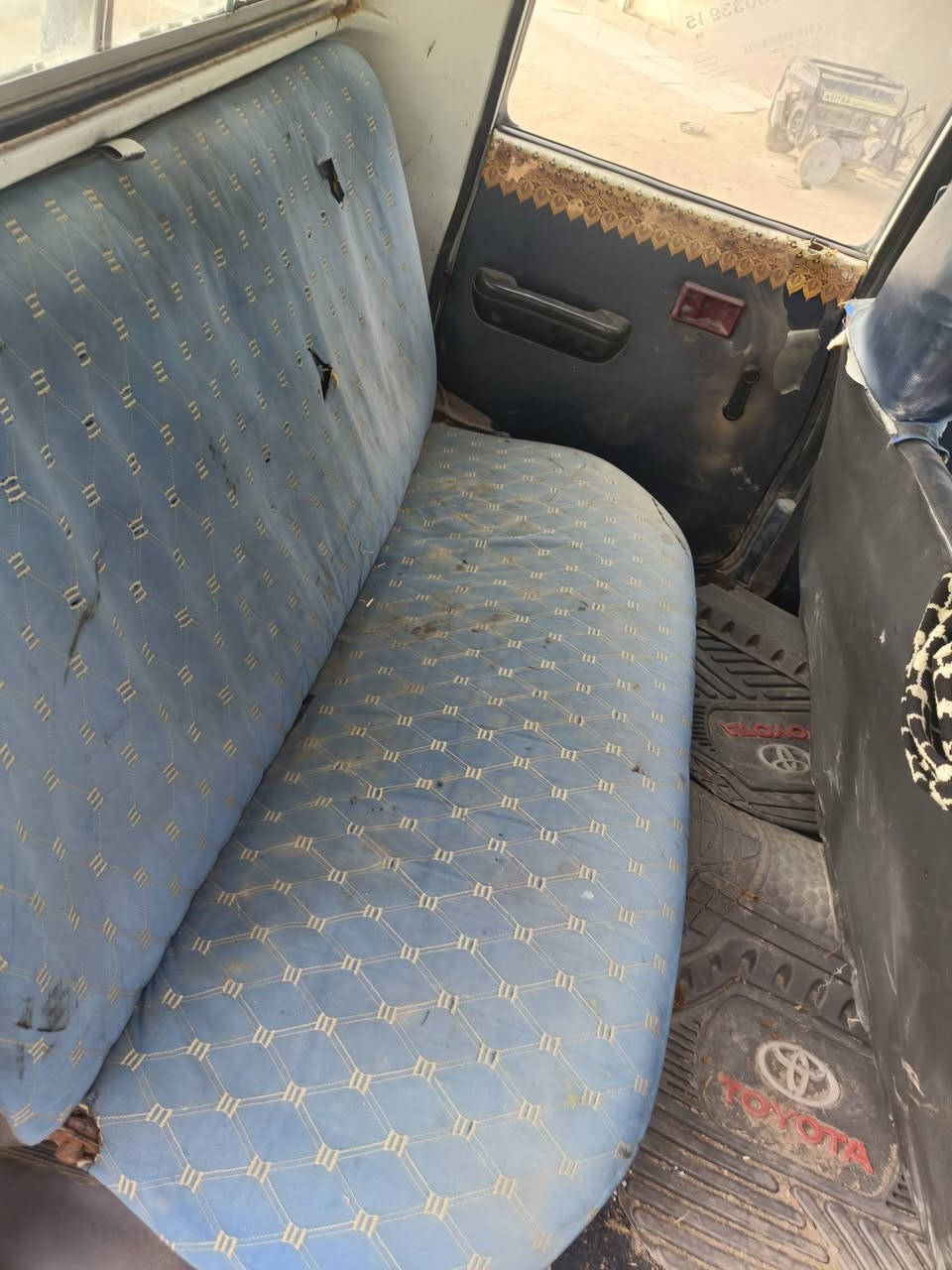 سلام عليكم  بيكم للبيع 92 سيارة خير من الله مكينة وكير نضيفات مكان ناصريه رقم الهاتف *********** السعر 45 وبيه مجال حگ الجيه الشراي يتصل على الرقم
