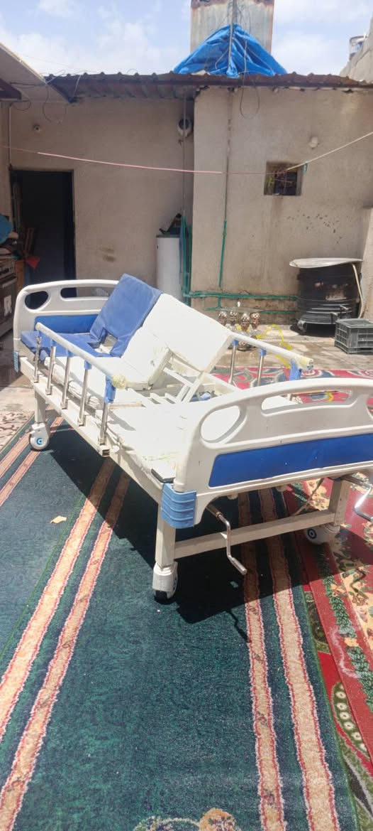 للبيع سرير طبي 5حركات نضيف مع دوشك طبي للبيع  مع دوشك نفخ مال تقرحات هديه هو والجهاز مالته  سعر ب400الف  مكاني بغداد شعب 
رقم ***********
