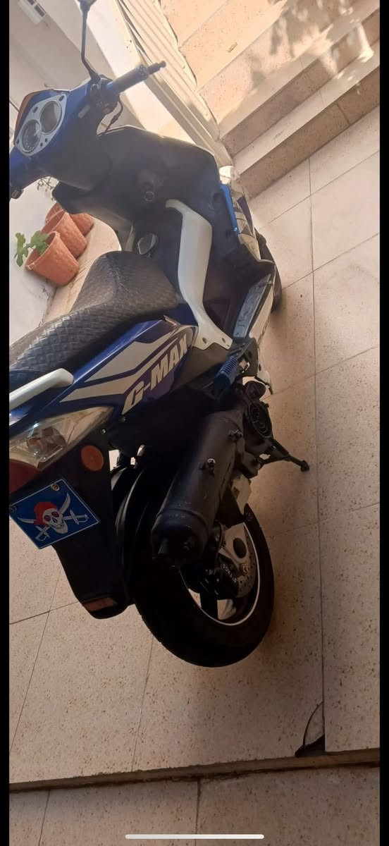 قطعةً نادره دراجة جي ماكس 🇯🇵 مكينة ٢٠٠ نكرت سلف نضافة فول وين متريد ودية وفحص نوزل مكينة تبريد يعني تطلع بية محافضات 🏍️ مكاني كركوك القادسية الثانية السعر ٦٠٠ الف التواصل وتساب ***********
