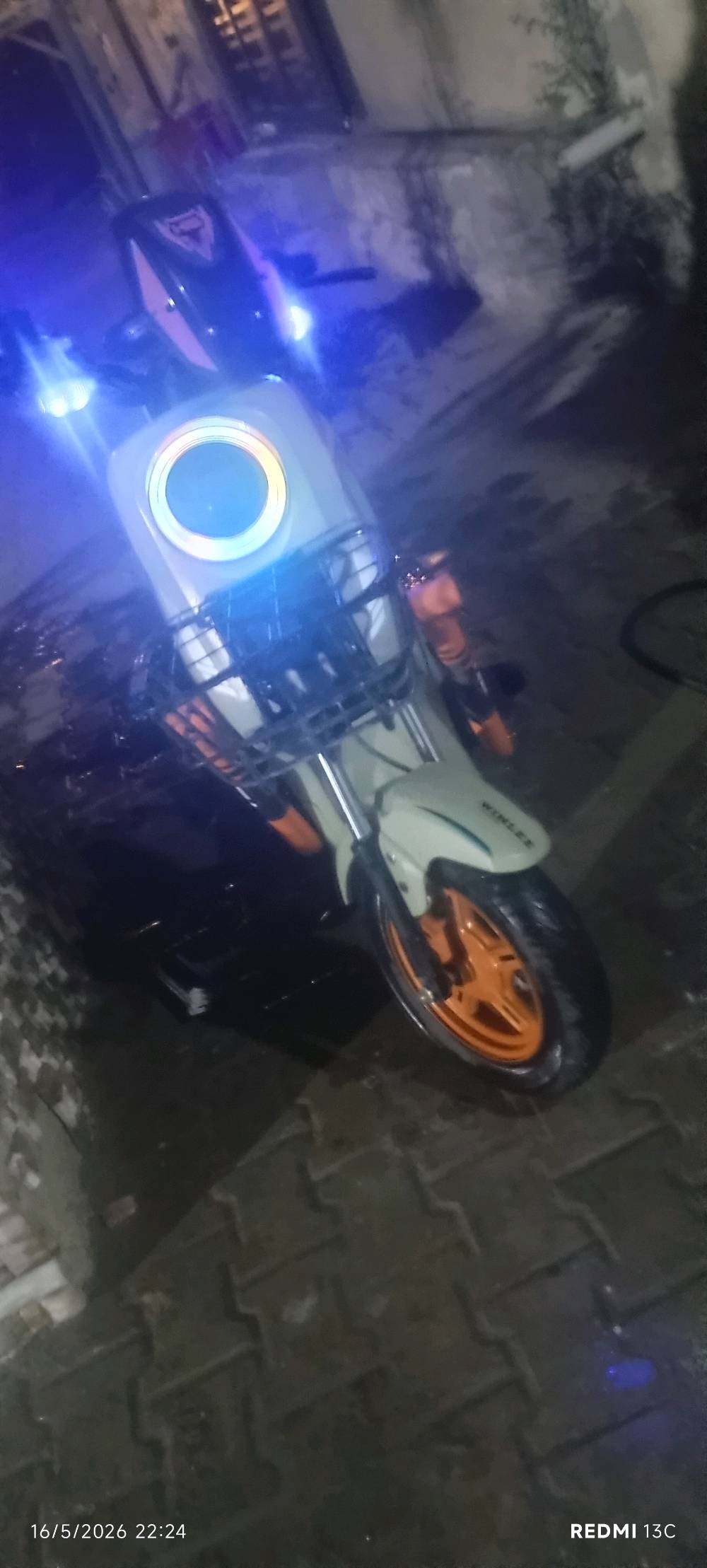 بايسكل شحن h900موديل 2025شهر 12يوم 25جديد كلش فول مواصفات علي تزويد دبلات خلفيه رياضي او عنبار رياضي عقل موديل 2026ثلاث سرع 75البايسكل اطيك بل باتريات ضمان سنه