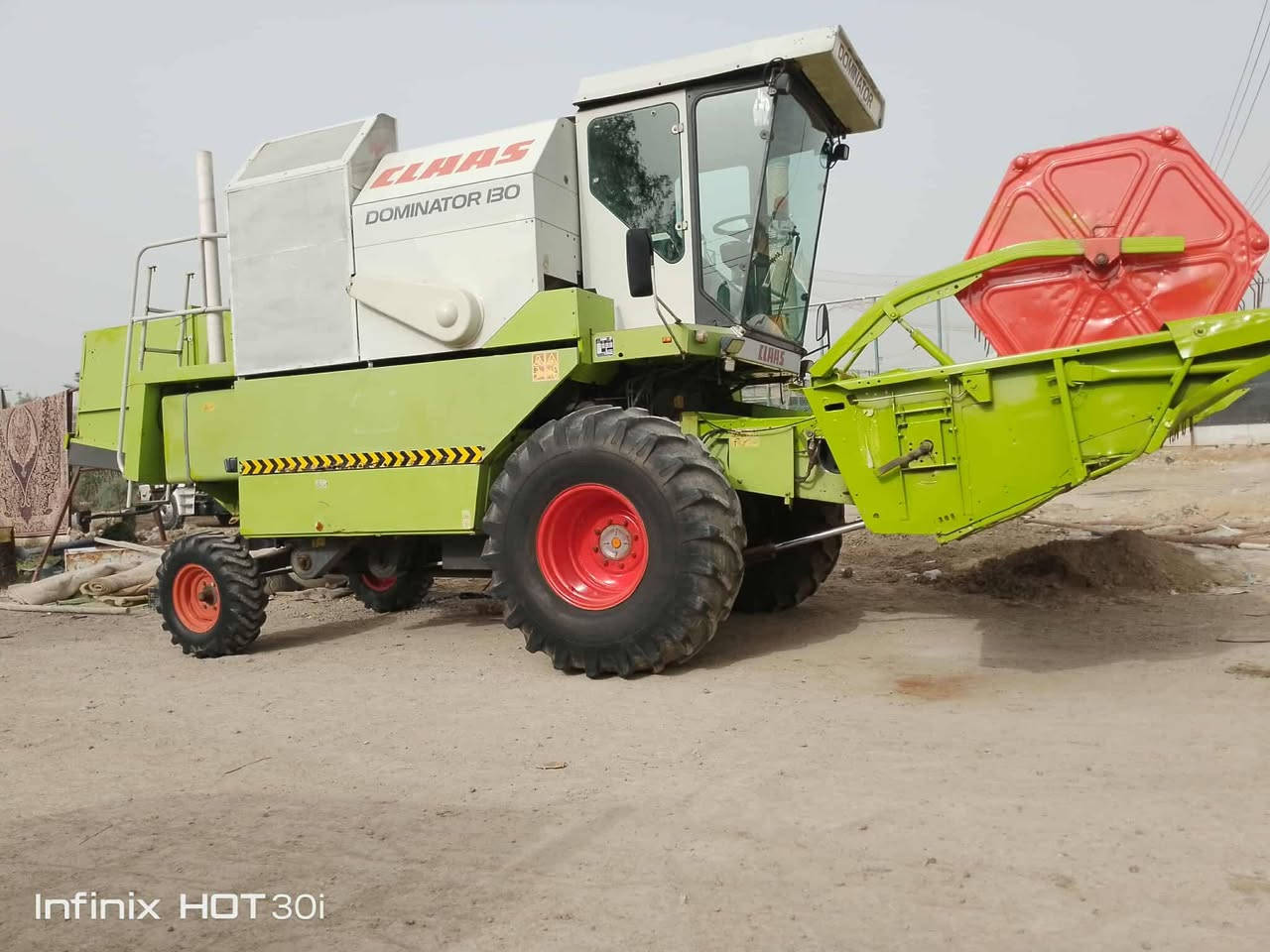 السلام عليكم
حاصوده كلاص للبيع موديل 2005 رقم نكليزي باسمي 
المكينه مكفوله كفاله  عامه جاهزه للعمل لاستفسار اتصال على الرقم ..***********
