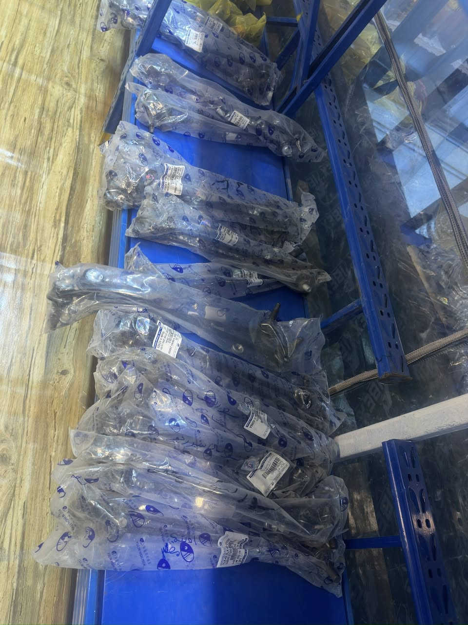 سلام عليكم
عندي غراض محل مواد احتياطيه مال سيارات 
دسكات ٦٣ نوع جميع انواع السيارات الكوريه 
وعندي مال BYD الحديث 
شمعات ٨٦  نوع جميع انواع السيارات الكوريه 
روس ماشه ٤٨ نوع جميع انواع السيارات الكوريه
ربل طبله وربل مشروح ١٢٠ قطعه جميع انواع السيارات الكوريه 
وعندي بوش مال جميع السيارات الكوريه يجي سيت كامل تقريبا بيهن ١٠  
مال سيارات الكوري  
النترا _سوناتا_اكسنت_موهافي_سنتافي_نيسان السنترا والسني الهندي
مال كل الموديلات 
الدسكات نوعهن Hi-o __Hi-Q
يعني الاصليات 
وبلنسبه للحداديه الباقيات كلهن كوري اصلي ابو الضمات 

 اريد ابيعهن كلهن شلعه وحده بين قوسين تعزيله مال محل 
كلهن ب ٢٢٥٠ مليونين وربع 
*********** مكانهن بصره ابو الخصيب
