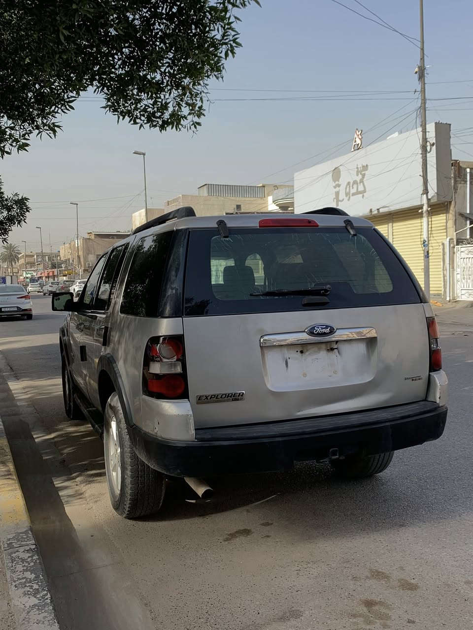 سلام عليكم فورد اكسبلور 2007 
مزاد وزاره داخليه ترقيم مجاني 
سيارة محور مكينة 3000V6
كير ومكينة مكفولات 
كهربائيات شغاله 
داخل 7راكب داخل بيجي
صدر 80/100
تبريد 3قطع 
السعر 55وبيهة مجال 
***********
