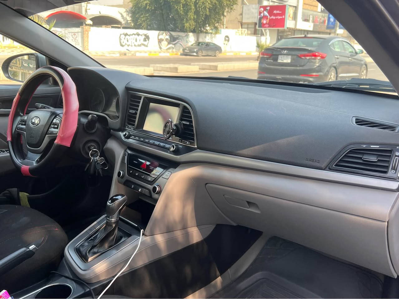 سلام عليكم هونداي النترا للبيع موديل 2018

كير محرك ممفتوح 

سيارة تحكم ستيرن جهتين 

كير At بلاد 

مكينة نضيفة 

موصفاتها رادار 

تحكم ستيرن 

شاشة جبيرة 

سيارة عليها منضومة تبريد كاملة سيرفس كامل 

بانزين الله شاهد مشايفة العادي 

الدهن موتل اصلي 

تخم تاير جديد 

صدر امامي خلفي جديد 
ماشية 102

اليارة بيها 3 قطع صبغ وحدة تبديل 

مكاني سيدية تحويل او وكالة سيارة بسمي وجاهزة 
هذا سونار من اخذت سيارة 

سعرها 11500

*********** بغداد, العراق
