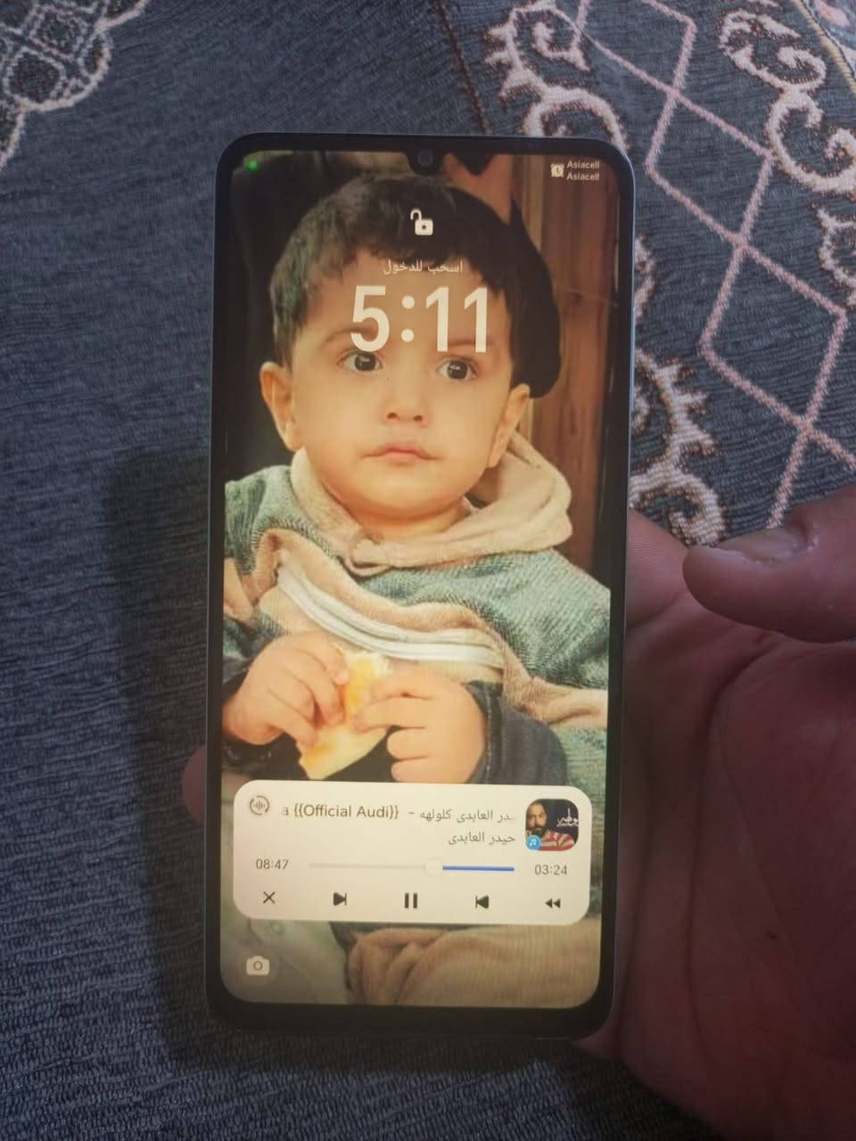 السلام عليكم عندي هونر HONOR X5C Plus 4/128 GB Black تجربة استخدام عملية واقتصادية مع تصميم أنيق باللون الأسود وشاشة كبيرة بحجم 6.74 بوصة تمنح وضوحًا جيدًا وسلاسة في التمرير بفضل معدل التحديث 90Hz. يعتمد الهاتف على معالج MediaTek Helio G81 لتوفير أداء ثابت في المهام اليومية، مع بطارية قوية بسعة 5260mAh تكفي ليوم كامل دون الحاجة لإعادة الشحن المتكرر. مكاني بغداد الكرخ شارع حيفا السعر165بي مجال ***********
