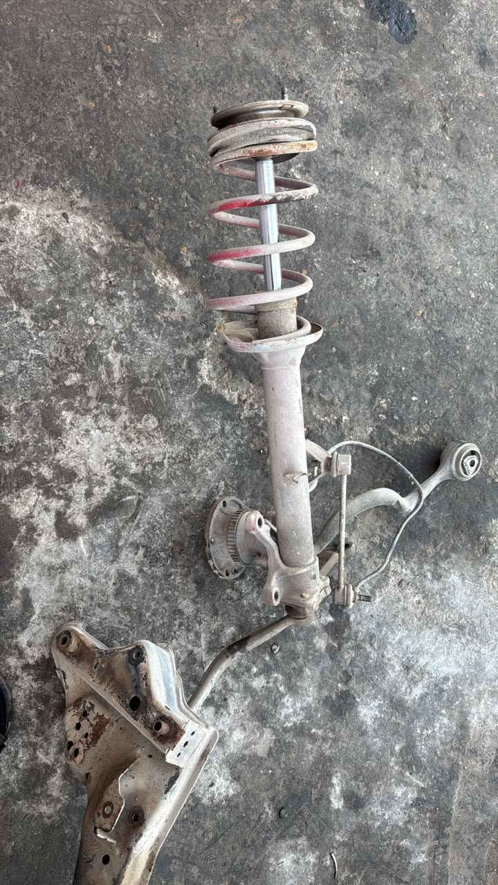 سلام عليكم شنو تريد ل 525 موجود من داخل تنته تانكي بنزين  جديدة أبواب جاملغات دشبول صدر لايتات بكلايت اكسل ب انسب الأسعار متواجد اتصال او واتس اب عنوان الشرطة الرابعة ***********
