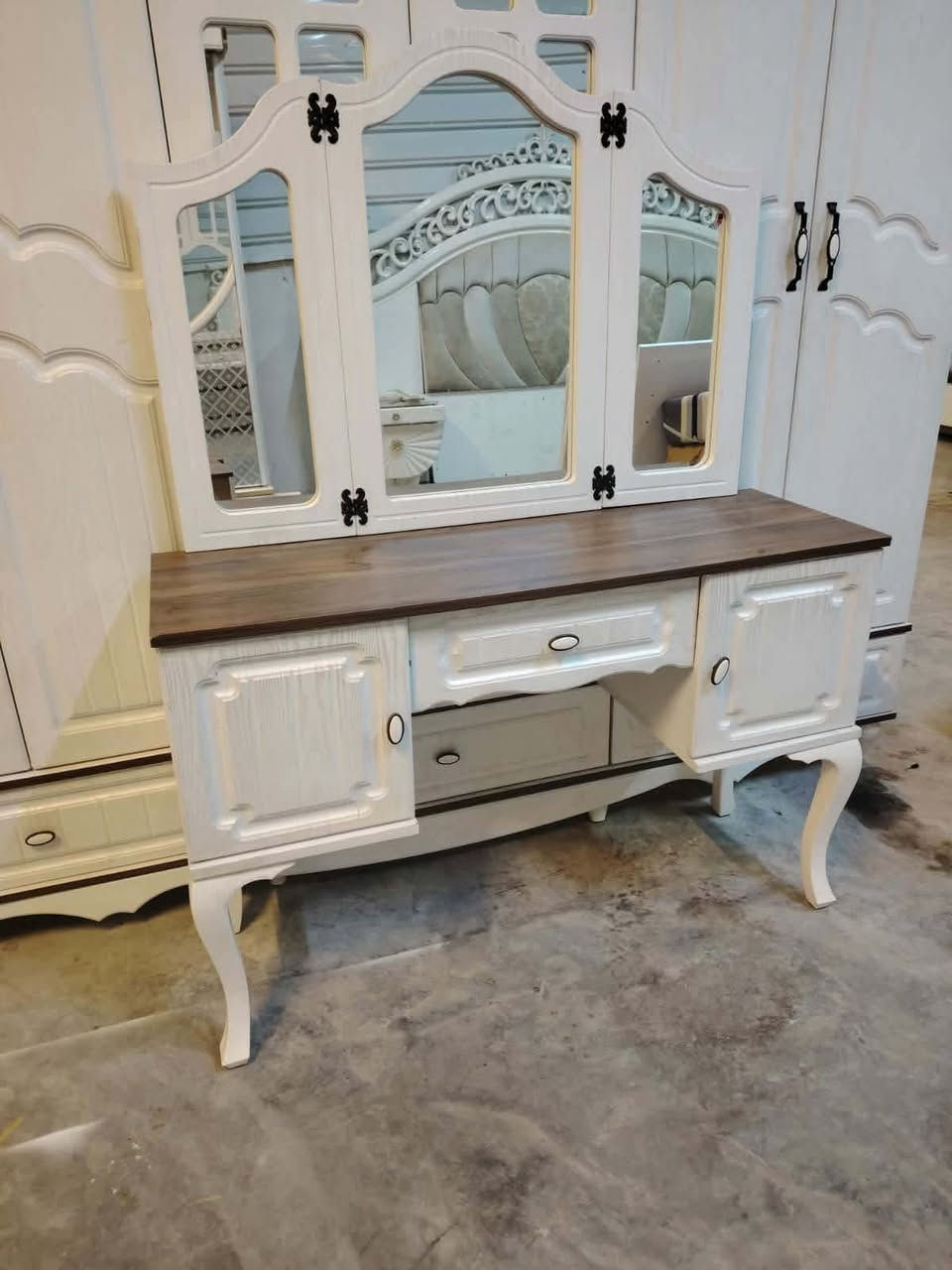 غرفة نوم مستعملة🇹🇷
غرفه شبابيه 👬
موديله الكانتري 🤍
أسره منفصله 💢
 نضافة90 ٪💯
عدد القطع / 6
نضام / أبواب 💢 
سعرها / 600 قفل 💸
شد ونقل داخل بغداد مجاني🚛
يوجود توصيل محافضات 🚛


**إذا كنت صاحب هذا الإعلان وتريد حذفه لأي سبب، رجاءا أرسل رسالة إلى الدعم الفني**