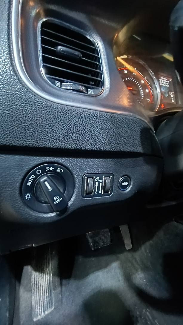 جارجر 2013 امريكي صبغ حزام جمالية 
بغداد محرك 3600 فول 
بصمه فتحه تحكمات كراسي كشنات كهربائيات وسونار كدامك كامله مكمله السعر 125$ وبيه مجال قليل 
مكاني الزعفرانية *********** تحويل ثاني يوم بغداد, العراق
