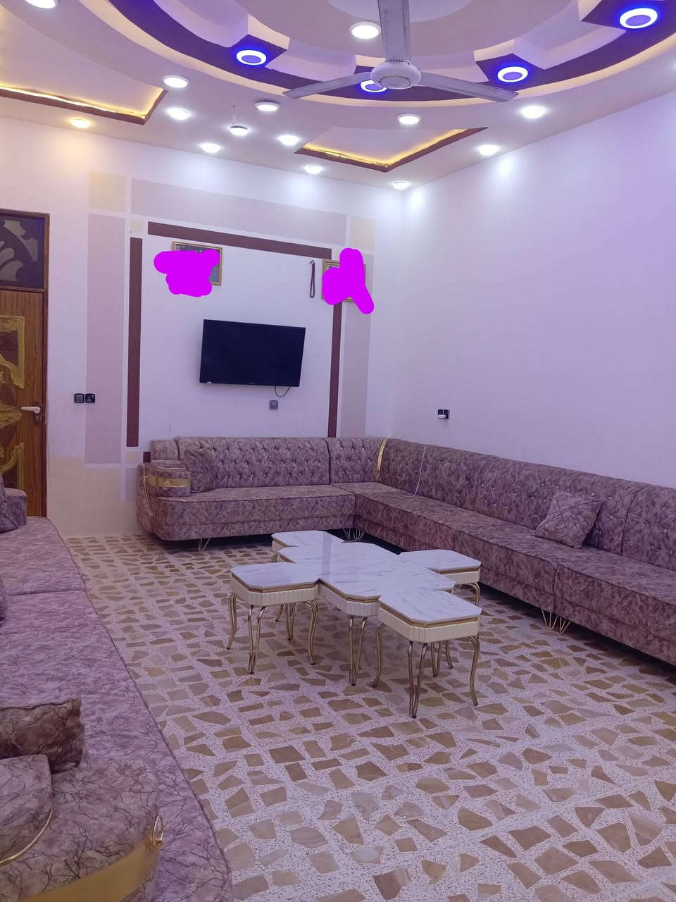 السلام عليكم بيت للبيع المساحة 200م طابو زراعي واسمي موجود بل سند البيت بناء حديث قبل سنه كملته المنطقه مخدومه بكافة الخدمات من كهرباء وماء وشارع عرض 10م تبليط يتألف البيت من 2 عرف نوم وصاله واستقبال ومطبخ البيت كامل مابي اي نقص جيب غراضك وكبل تسكن بي
الموقع الصناعة الثالثه العثمانية
الاستفسار الاتصال على الرقم
***********
