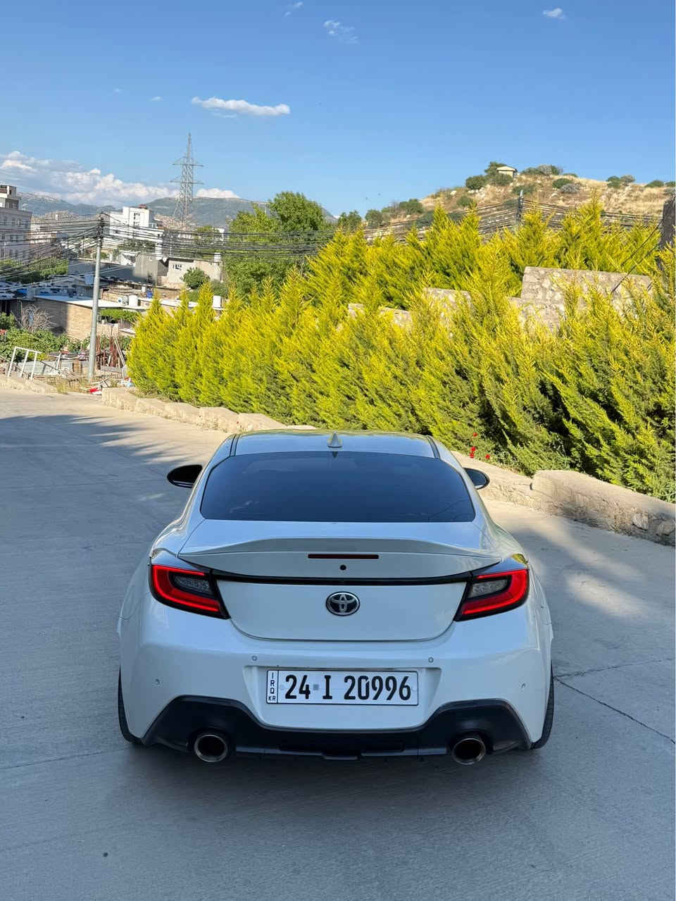 تويوتا جي ار ٨٦ | TOYOTA GR86 

الموديل : ٢٠٢٣ | 2023
بريميوم أعلى فئة | premium 

ماشية فقط 27 الف مايل 
مكان السيارة دهوك

اخوان السيارة بيها ٤ قطع صبغ بشرط بدون دواخل
بدون ايرباك بجم كبس حادث سطحي

(( السعر : 140 ورقة $ )) ومجال بسيط
و ليشوفها غالية يعبر المنشور بكلمة طيبه 

***********
(( *********** ))

 السيارة رقم دهوك بشرط التحويل

محرك 2.4 BOXER تنفس طبيعي

لايتات LED شكل كورفيت / سستم كزوز Corsa
كير توماتيك / داخل شامواه و جلد 
ابل كار بلي / دواخل كاربون فايبر
السيارة كلش جديدة بمعنى الكلمة 

رقم شاصي ((JF1ZNBF14P8755481)) دهوك, العراق
