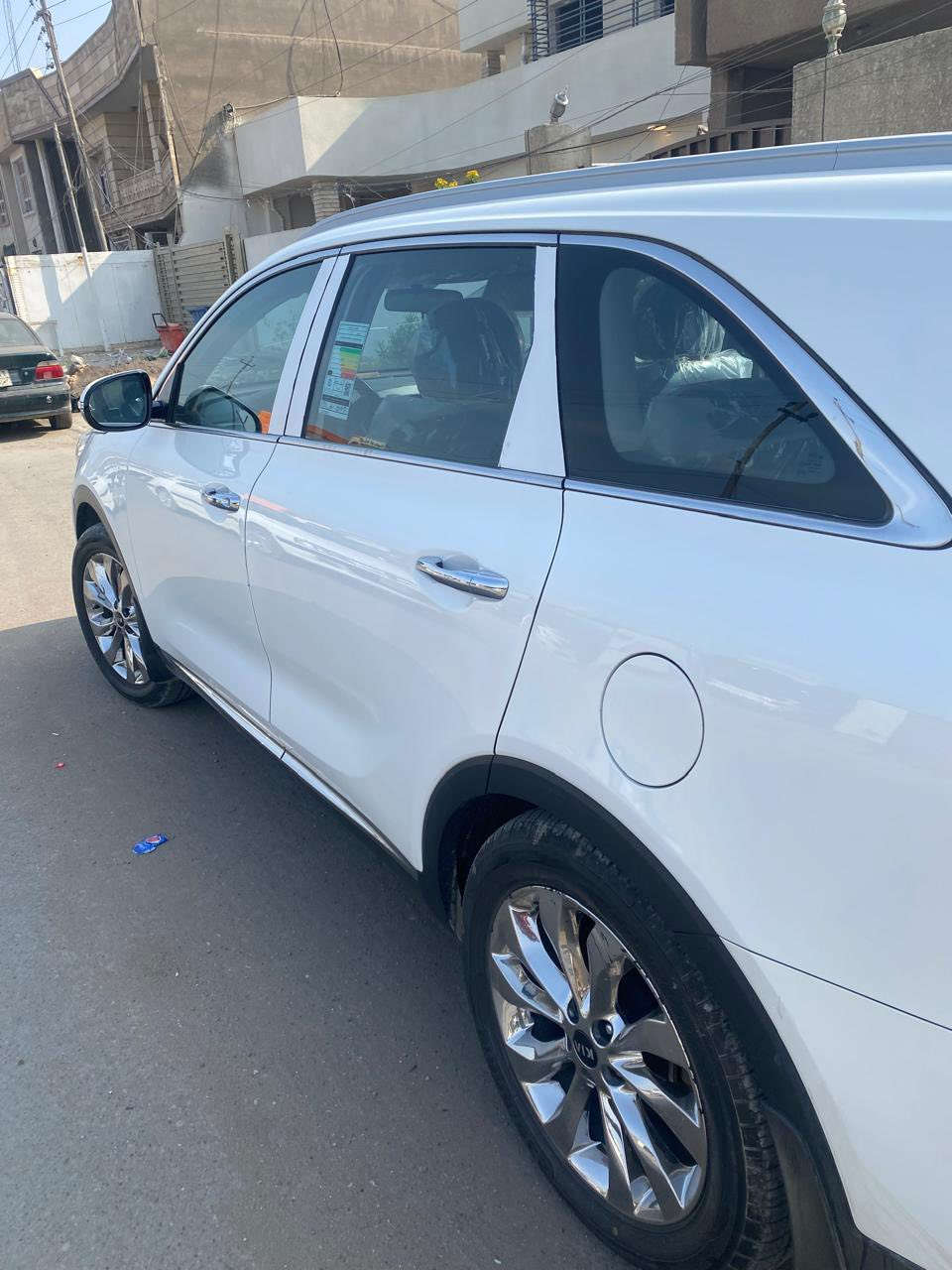 سورنتو مديل ١٩ فول خليجي بيها باب وره سايق امبدل اوجاملخ خلفي صبغ عله كد شبر او باب صدر صبغ إصبعين سعر ٢٢٥ او بيها مجال بصيط مكانها سيديه ***********
