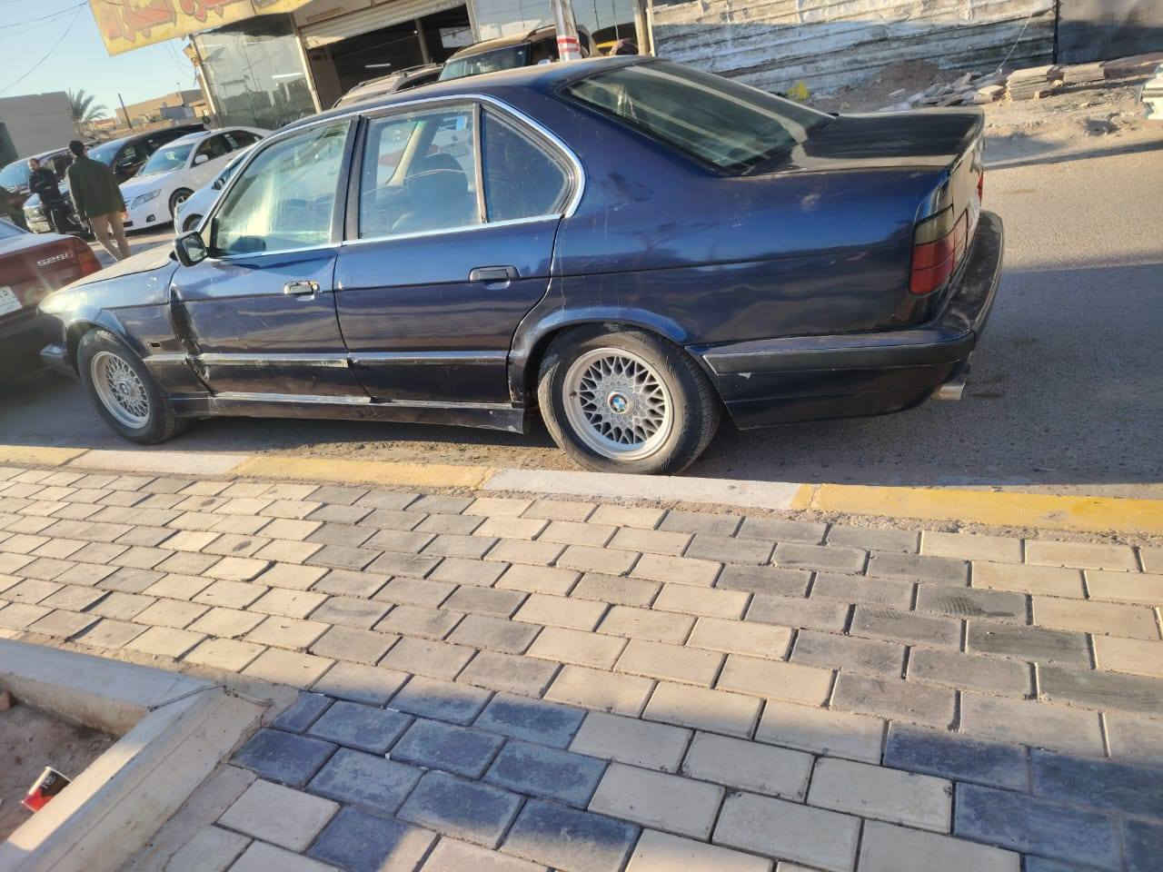 سلام عليكم
بيع مستعجل
بيئم 525اصل 
رقم انبار انكليزي بسمي
محرك مسكر 
كير ومحرك مكفولات 
تبريد شقال
سياره حلوه بيه طخه باب السايق
وياه باب مشتري بس ماشاده
وبنيد موحلو يرادله صبغ
 السعر 43وبيه مجال شويه 
المكان فلوجه
***********
بلاه عليكم الموشراي لايدك
