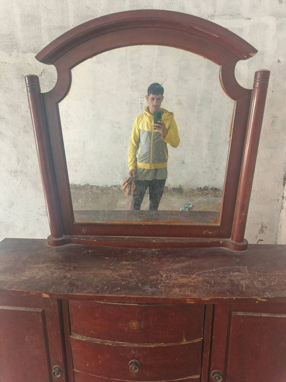 للبيع كنتور جديد حيل نضيف سعره 300 وبي مجال
مييز نضيف سعره 175 وبي مجال مكاني حي الشهداء ***********
