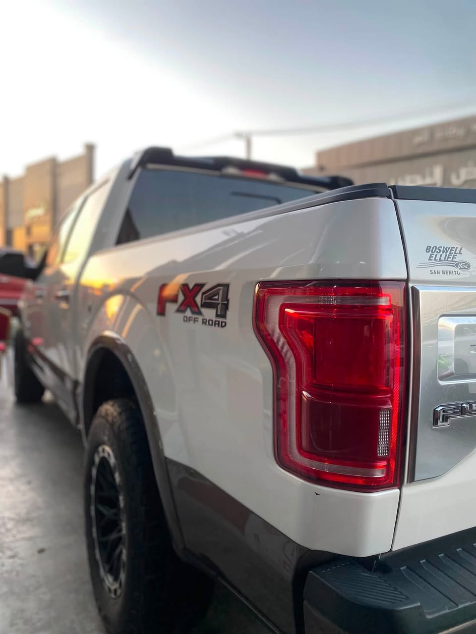 فورد اف ١٥٠   | Ford F-150  فول موصفات
4✖️4  
……………………………
الموديل :  | 2017
مكينة 8 سلندر  (5.0) المرغوب
رقم اربيل تحويل بشرط  + باج تضليل 
باب طويل بدي قصير  المرغوب 
..…………………………..
(مواصفات)
كامرة و حساسات
كير طرح 
بونوراما 
نظام Flex fuel 
تشغيل عن بعد
بصمة تشغيل
بصمة ابواب 
شاشة جبيرة
ويل رياضي 
دوسات كهربائيات 
تحكمات ستيرن
كـــروز  سرعــــة
فور ويل ثكيل وخفيف ودفلوك ودفع خلفي
نظام القطر (السحب) مع تحكم بقوه البريك
…………………………………
السعر : الاتصال عله الأرقام 
.......................……………….
مكان السيارة: بغداد 
السيارة بيهة بنيد ربع صبغ و + جاملغ صبغ 
بدون دواخل و شواصي بشرط
.......................…………….
للاتصال :*********** 
*********** 

..............................…………
