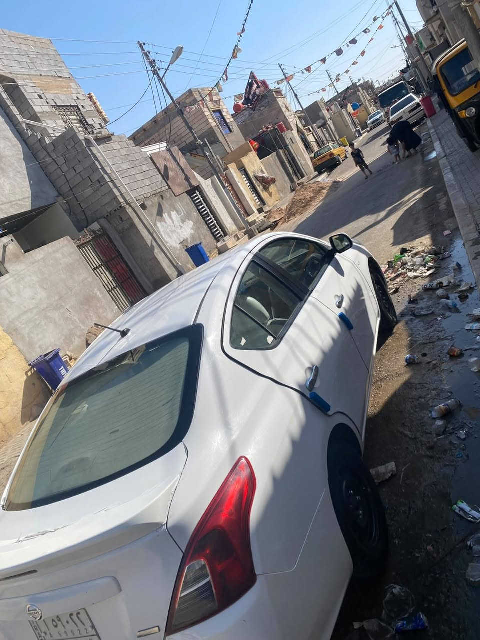 نيسان صني هندي موديل.2016. بيها نص باب صبغ، وجاملق وره بارد، رقم بصره،السعر78 وبيها مجال، الرقم. ***********
