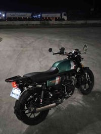 للبيع دايوان لايتي  اوراق سگنر بدون گمرك  مديل ٢٤طالعه ٢٥صالها تقريباً...