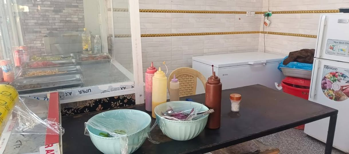 سلام عليكم كفتيريا كامله للبيع بثوره قرب سوك ثوره
 ***********
