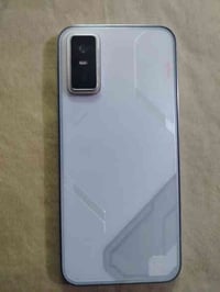 جهاز انفنكس gt30pro   يدعم شريحه وحده  الذاكرة 256 يدعم led الوان بيه ...