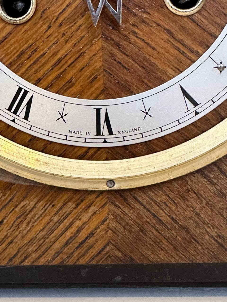 ساعة رف إنكليزية  (مختومة Made in England)،  من خشب البلوط وميناء فضي كلاسيكي الماكينة ميكانيكية مصنوعة من النحاس الأصفر مع نظام رنين نظيفة جداً للبيع.
للتواصل واتساب او اتصال 
***********
ساعة رف إنكليزية  (مختومة Made in England)،  من خشب البلوط وميناء فضي كلاسيكي الماكينة ميكانيكية مصنوعة من النحاس الأصفر مع نظام رنين نظيفة جداً للبيع.
