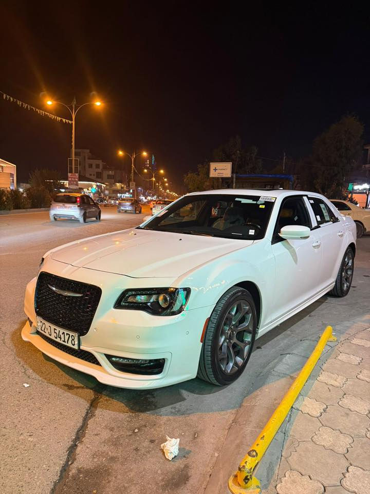 السلام عليكم
كرايسر اوباما موديل 18 فول S 
فول 
بجم عريض 
دمام خلفي 
نقطه عمياء
اشاير بل مري 
كنديه كفاله عامه كلين 
سياره جديده ونضيفه ومال بيت 
رقم اربيل دولي تريد تحويل تريد وكاله حاضر 
السعر 285 وبيه مجال 
مكان السياره بابل 
هاتف***********
