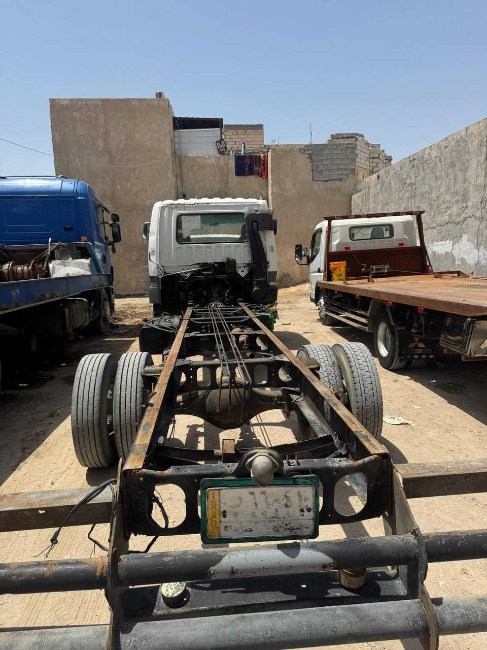 هينو فوزه شاصي عريض مكفول طويل  يصلح تنكر ماء جازه سياره معلايه 90وبيه مجال رجان لحد يكسر بل سعر ***********
