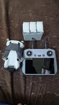 DJI Mini 4 Pro للبيع جديد استعمال قليل   المكان بغداد السعر نهائي مليو...