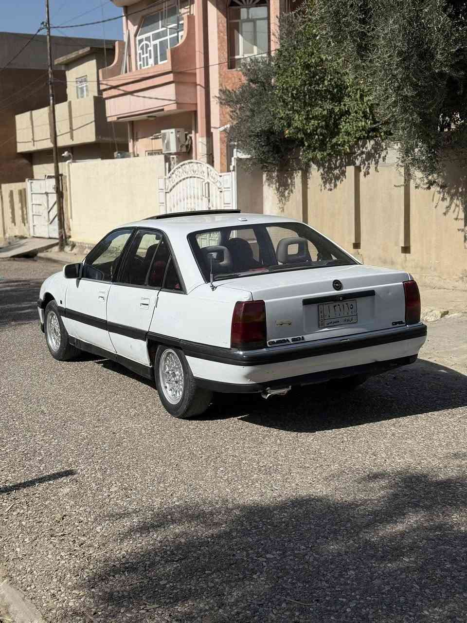 اوبل اوميكا موديل 1993 كير عادي محرك 20 سقف سلايت سنويه مشروع وطني لحد 2028 سياره كل شي بي شغال مال جناي سعر 30 بي مجال  مكاني كركوك ***********
