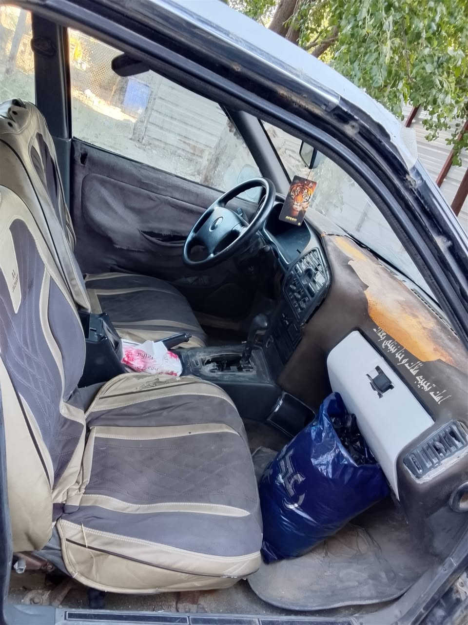 السلام عليكم السياره البيع ب سعره 
18وبيه مجال
***********
1997
