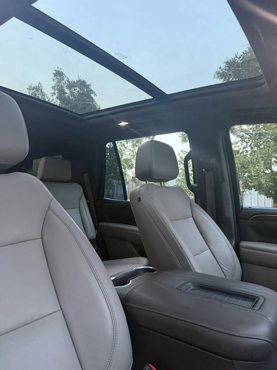 السلام عليكم 
تاهو 2021LT1
خليجي فول مواصفات خمس كامرات بنراما علامه ضوئيه
ماشيه60الف وكاله المنصور بيها فقط دعاميه 
السعر418وبيها مجال 
مكانه بغداد 
***********
