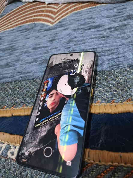 للبيع بوكو اكس 7 برو شاشه مكسوره مثل ما واضح ب صوره ابيع بدون شاشه يعني سعر 350وبي مجال مكان نجف ملحقات كله كامله كفر شاحنه كارتونه  ***********
