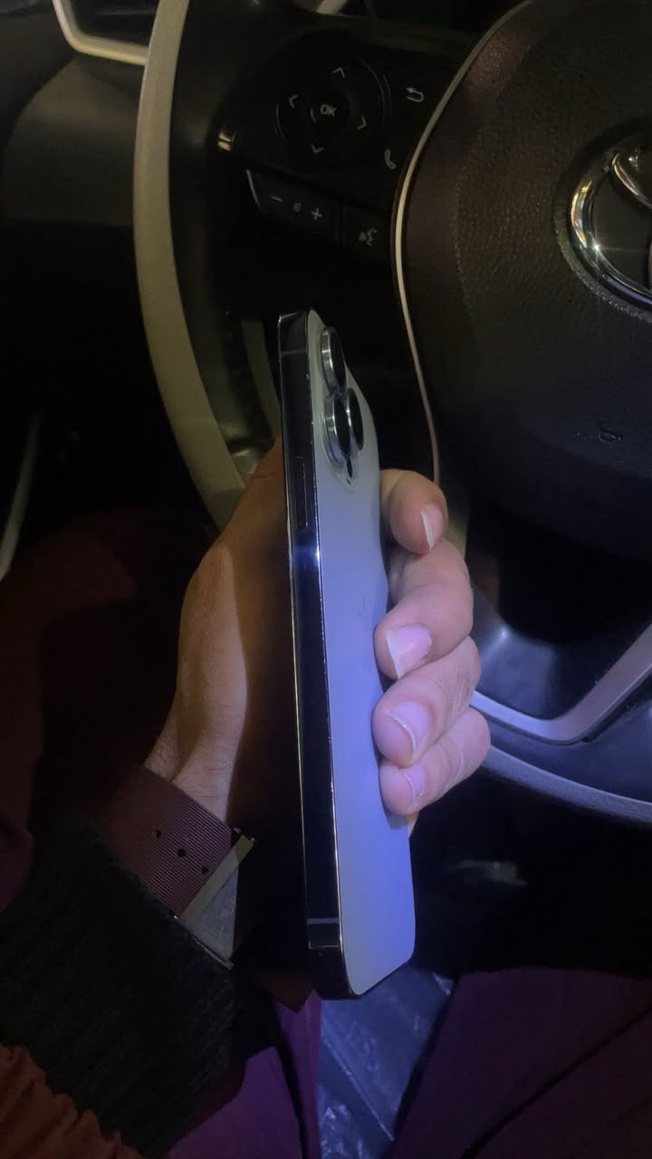 السلام عليكم ايفوان ١٣برو ماكس عربي شرق اوسط ذاكره ٢٥٦بطاريه ٧٧بلاديه وتر بروف سعر ٦٥٠رقم ***********
