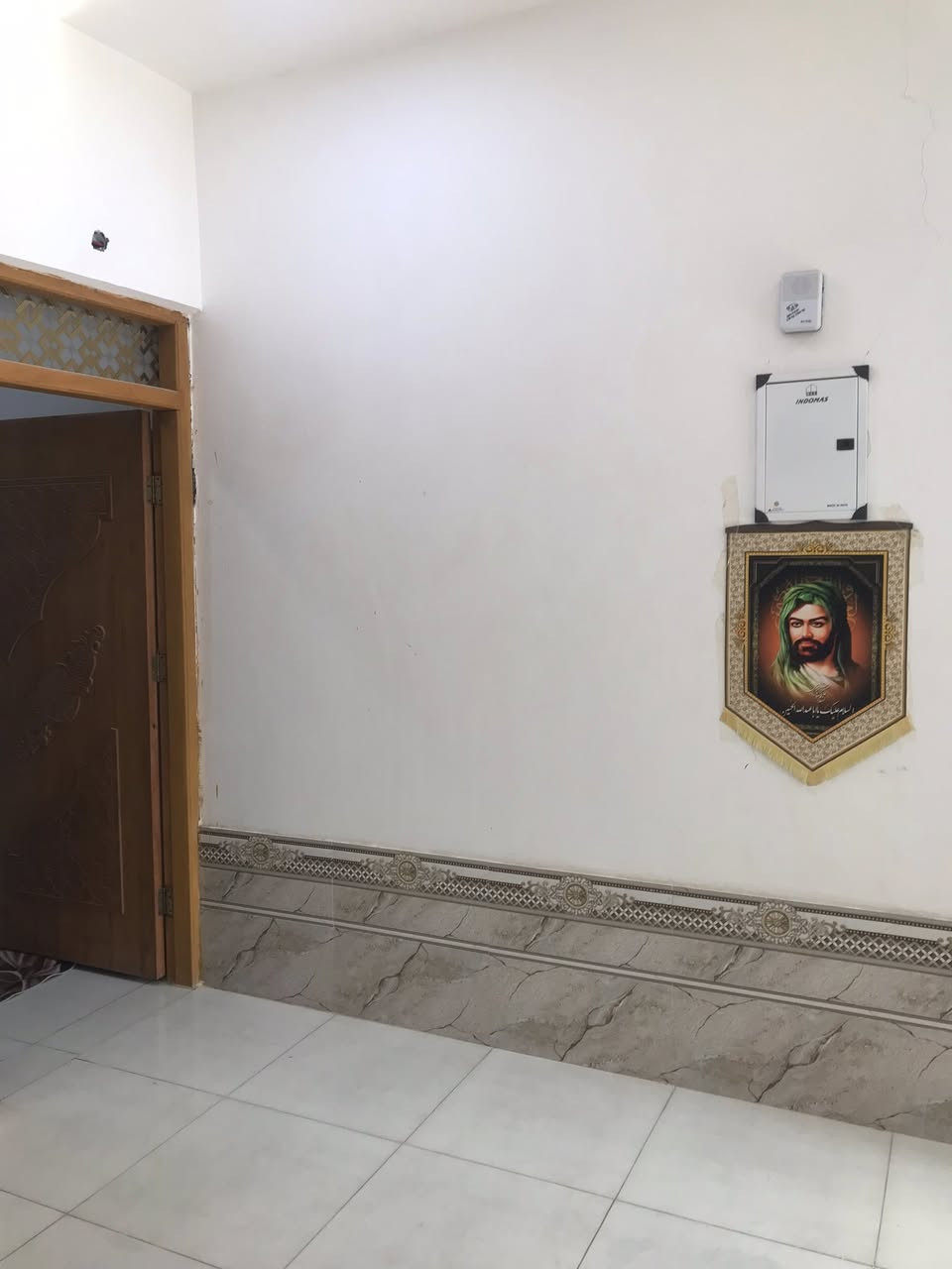 معروض لدينا في المكتب بيت للبيع المساحة 110 م زراعي طابق واحد عكادة البناء كلة طابوق حديث ) العنوان البيت ازديناوية قرب مدرسة صفي الدين كافة الخدمات متوفرة كهرباء وماء وانترنيت بلباب الاتصال على *********** ابو علي الاسدي
