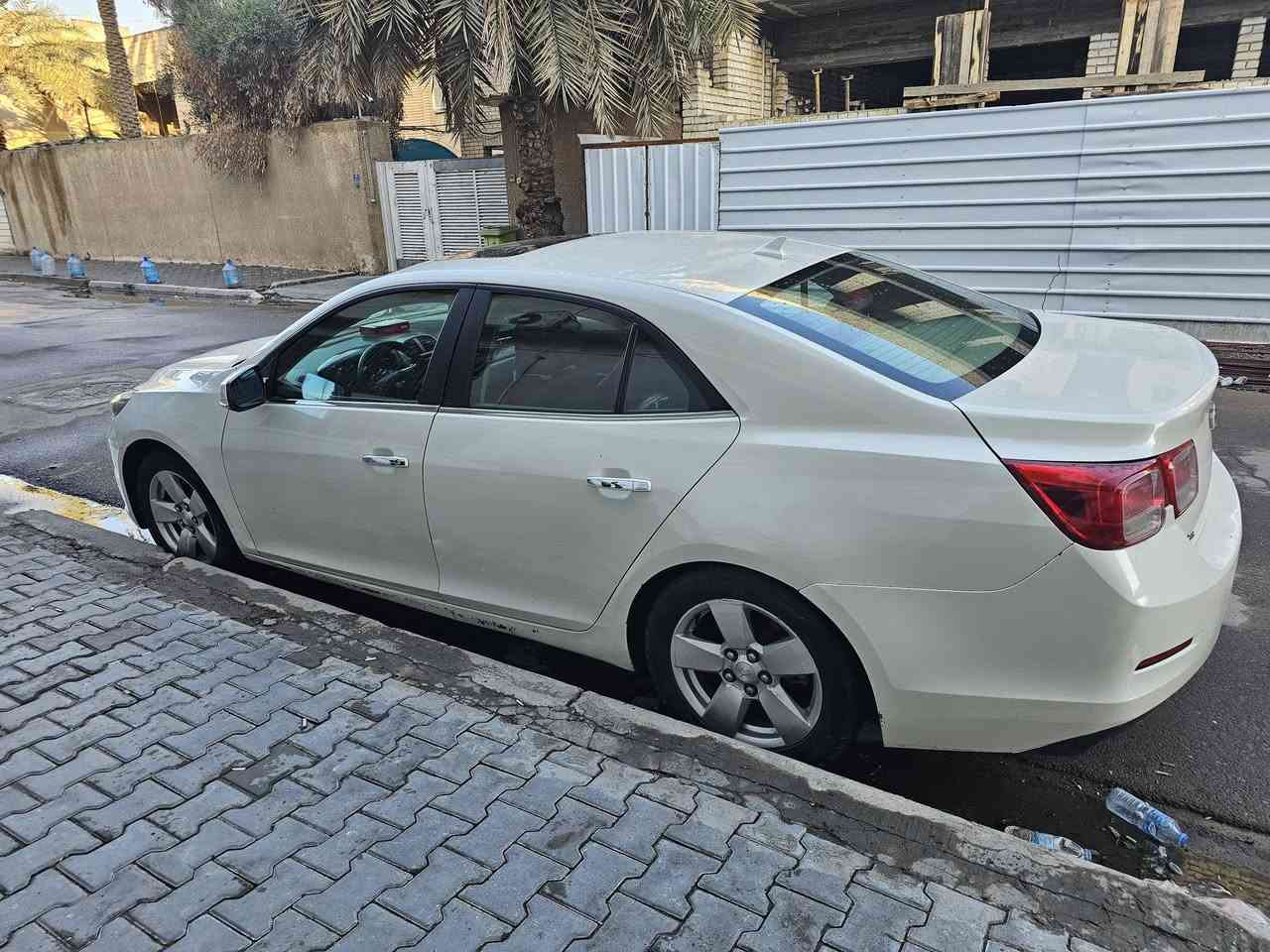 السلام عليكم
للبيع فقط بدون مراوس 

ماليبو 2013 وارد خليجي شركة المنصور
محرك 2400 المرغوب
لون ابيض صدفي
رقم بغداد الجديد ب اسمي
مواصفات : 
هاندبريك بصمه ، سلايد فتحه ، تحكمات ستيرن مثبت سرعه ، قاصة ، كامرة خلفية.
السيارة ماشيه 189 الف حقيقي
بيها قطعتين صبغ - باب السائق والچاملغ الخلفي 
وقبغ الجنطه مبدل
سونار موجود
مكان السيارة بغداد
السعر 95
اتصال ***********
