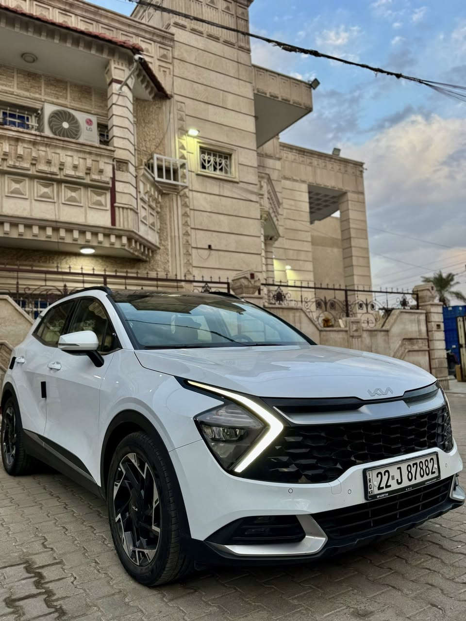 ✅كيا سبورتج خليجي 2024 فول مواصفات
✅مكفول كفاله عامة 
✅رقم أربيل تحويل مباشر 
✅مكان سيارة بغداد صليخ 
✅عداد 25 الف 
• تشغيل بصمة  + انارة ترحيب 
• شاشة كبيرة + عدادات ديجتال
•     اجزاء  الدشبول اسود لامع ✨
• كاميرا + حساسات
•  مثبت سرعة ذكي
•     نقطة عمياء
• مقاعد جلد كهرباء (تدفئة وتبريد)
• فتحة سقف بانوراما
• صندوك كهرباء
• شاحن لاسلكي
• تكييف دبل أوتوماتيك
•     لايت زنون +بكلايت لد 
• وضعيات قيادة متعددة
•     هند بريك بصمة +أوتو هولد 
•     سعر السيارة 237$ وبيها مجال قليل 
***********
