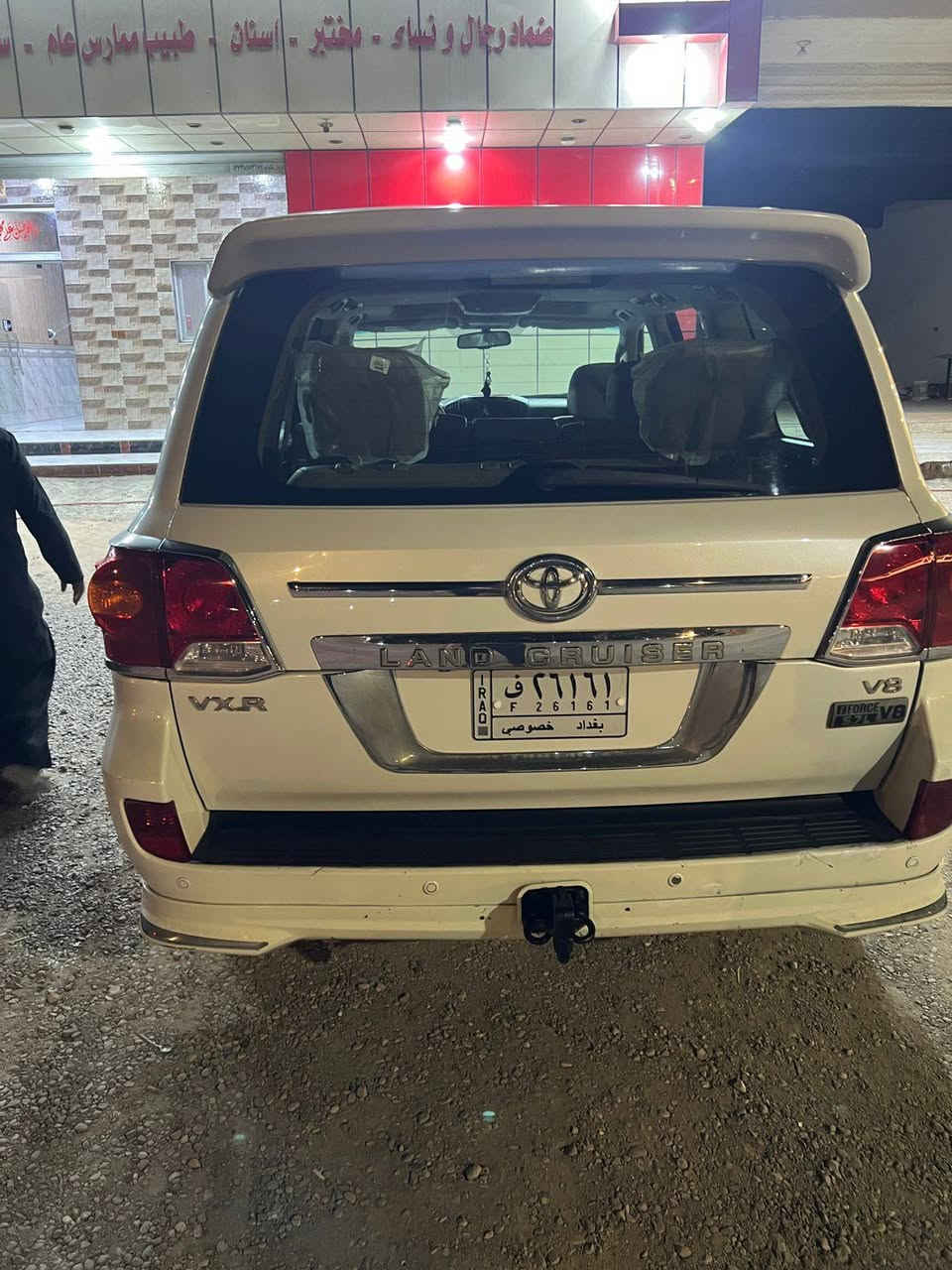 سلام عليكم سياره لاند كروز VXR لون ابيض  2009محدث 2015 ستينيه 
مواصفات الكزس معروف 
اربع بصمات + 7 راكب 
بنوراما في السقف 
شاشه لمس اماميه خلفيه + كاميرا خلفيه 
حساسات امامي خلفي 
تحكم استيرن ذكي و مثبت سرعه 
كشنات تدفئه تبريد + لون بيجي 
تبريد ٣ قطع ثلج + ثلاجه 
محرك  8 سلندر 5700 نضيف.كير اوتوماتيك + دفع رباعي ٨ نمر 
قفل سياره عن بعد + ايرباكات 
و السياره جديده بمعنه الكلمه تجي و تشوفهه .سياره ما تعبانه  تجي تاخذلك بيهه تراي و حسب القناعه و السعر راح يكون ب 275 وبيهه مجال الشراي
رقم الهاتف/ +964 775 093 4208


**إذا كنت صاحب هذا الإعلان وتريد حذفه لأي سبب، رجاءا أرسل رسالة إلى الدعم الفني**
