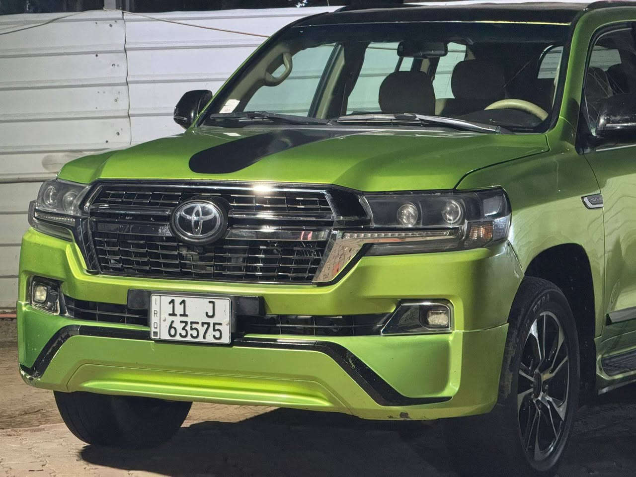 سلام عليكم ،،علا بركت الله تعالى 
للبيع لاندگروز 2010مميزه
مكفوله من حادث وگصه السياره كلش نضيفه گير ومكينه وحداديه مكفولات تبريد شرط ثلج مكينه 6سلندر 
مكاني كربلاء 
للأستفسار ***********3
