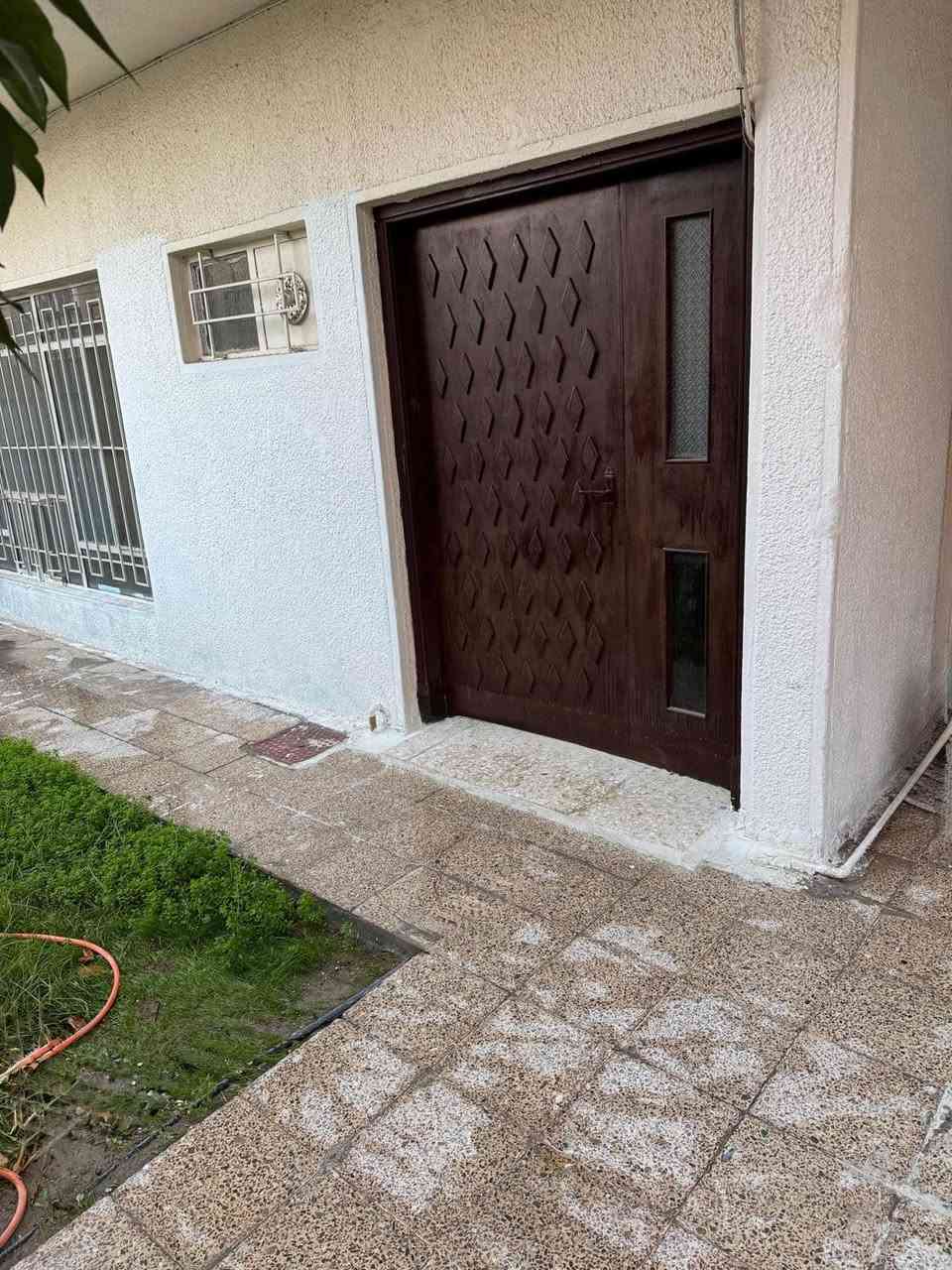 #للبيع دار ..(موقع وسعر مميز)
#المساحة 210متر ..#الواجهه 10م ونزال 21م
 #السعر: مناسب جداً 😍 للجاد بالشراء فقط يتصل 

🏡يحتوي ع 5 غرف نوم  كبار وصالة و إستقبال كبيرة وهول داخلي وصحيات عدد (3) ومطبخ عدد (2) وحديقة وكراج سيارة كبير وترك حول البيت مع سطح عالي وناصي

🔴البيت نظيف جدا وجاهز للسكن (كونكريت مسلح) طابو ملك صرف

💢 التعامل يكون مع صاحب العقار  مباشرةً💢

موقع العقار: بغداد- الكرخ/الاعلام- حي الشباب قرب سوق أميمة خلف جامع الحبيب المصطفى وقرب شارع قطر الندى التجاري
🛑 المنطقة تبليط وارصفة حديثة…عرض الشارع: 10م والرصيف: 2م

💢اي أستفسار (للجاد بالشراء فقط يتصل): ✅ يكون فقط على الخاص او اتصل على الرقم التالي ***********

#دار_للبيع
#الجميع
#عقارللبيع
@الجميع
@everyone
