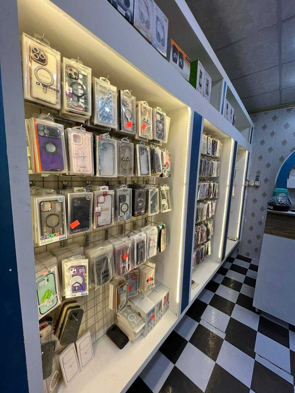 محل موبايلات للبيع
الناصريه حي اور 
***********
