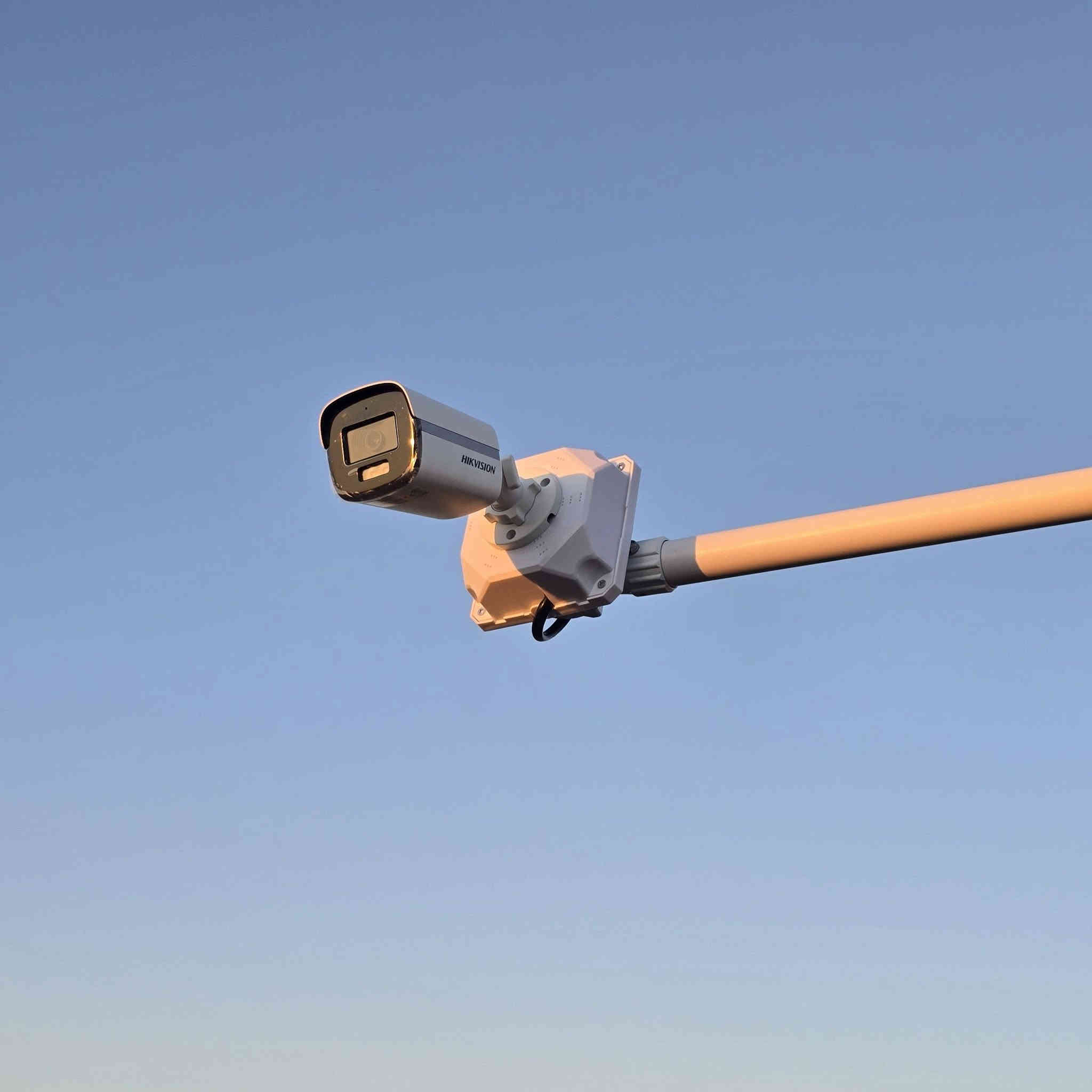 #الحمدلله
تم بفضل الله ....
تنصيب منظومة كاميرات ماركة هيك فژن
 بدقة 6mp
((طبعاًالجهاز والمحولات والوايرات صارن بالبيتونة مع تسليك كيبل hd للبلازما)) 
في ديالى ناحية الوجيهية 
ومن الله التوفيق 
***********
***********
