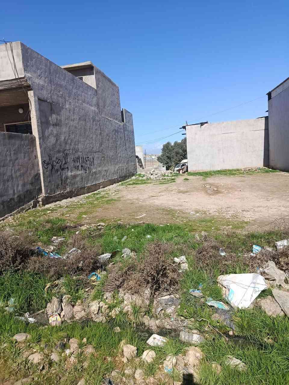 قطع الارض للبيع المساحه 150 الواجهه 6.5 السعر المتر 110 قوصيات يم جسر السادس سنه 25 وصل بلديه الاستفسار المعلومات اتصل على هذا الرقم *********** اسيا ***********
