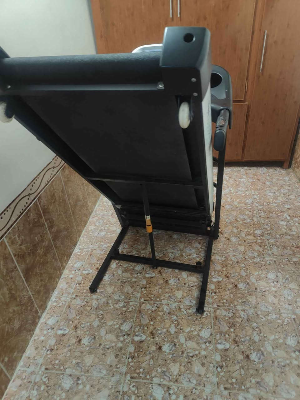 السلام عليكم 
جهاز كارديو
بحالة الشركة و بدون عيب لامفتوح ولامصلح
يتحمل وزن حسب ماادري من١٥٠الى٢٠٠كيلو
بي نضام هزاز و نضام جبلي و الجگ مالته هم مابي عيب
نهايته من الاخير ٢٠٠دولار رجاء مو شراي لاتعامل الجديد مالته تقريبا٤٠٠دولار
مكاني كركوك قرب بزار ستي كركوك, العراق


**إذا كنت صاحب هذا الإعلان وتريد حذفه لأي سبب، رجاءا أرسل رسالة إلى الدعم الفني**