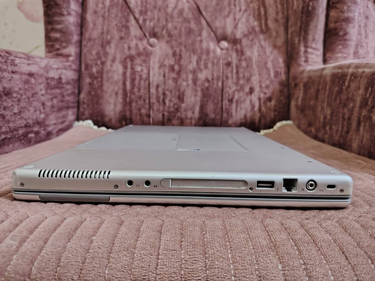 لابتوب برو
للبيع بسعر 85
بدون شاحن وبدون ملحقات
شغال لاستفسار ***********
