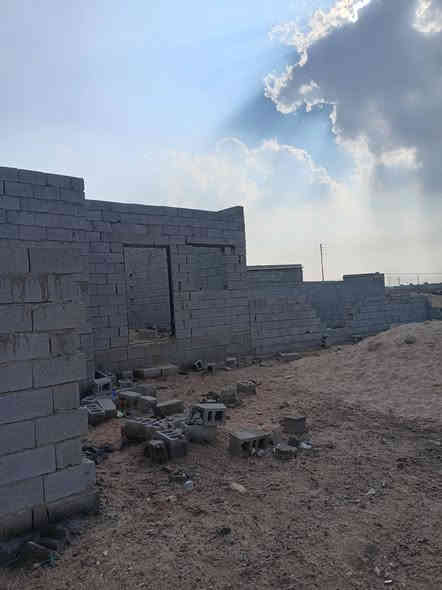 سلام عليكم بيت زاعي لبيع ينباع ع هذي الوضع المكان الزبير الدواجل شارع الكبه المساحه 250 ماي وكهرباء السعر 8   ***********
