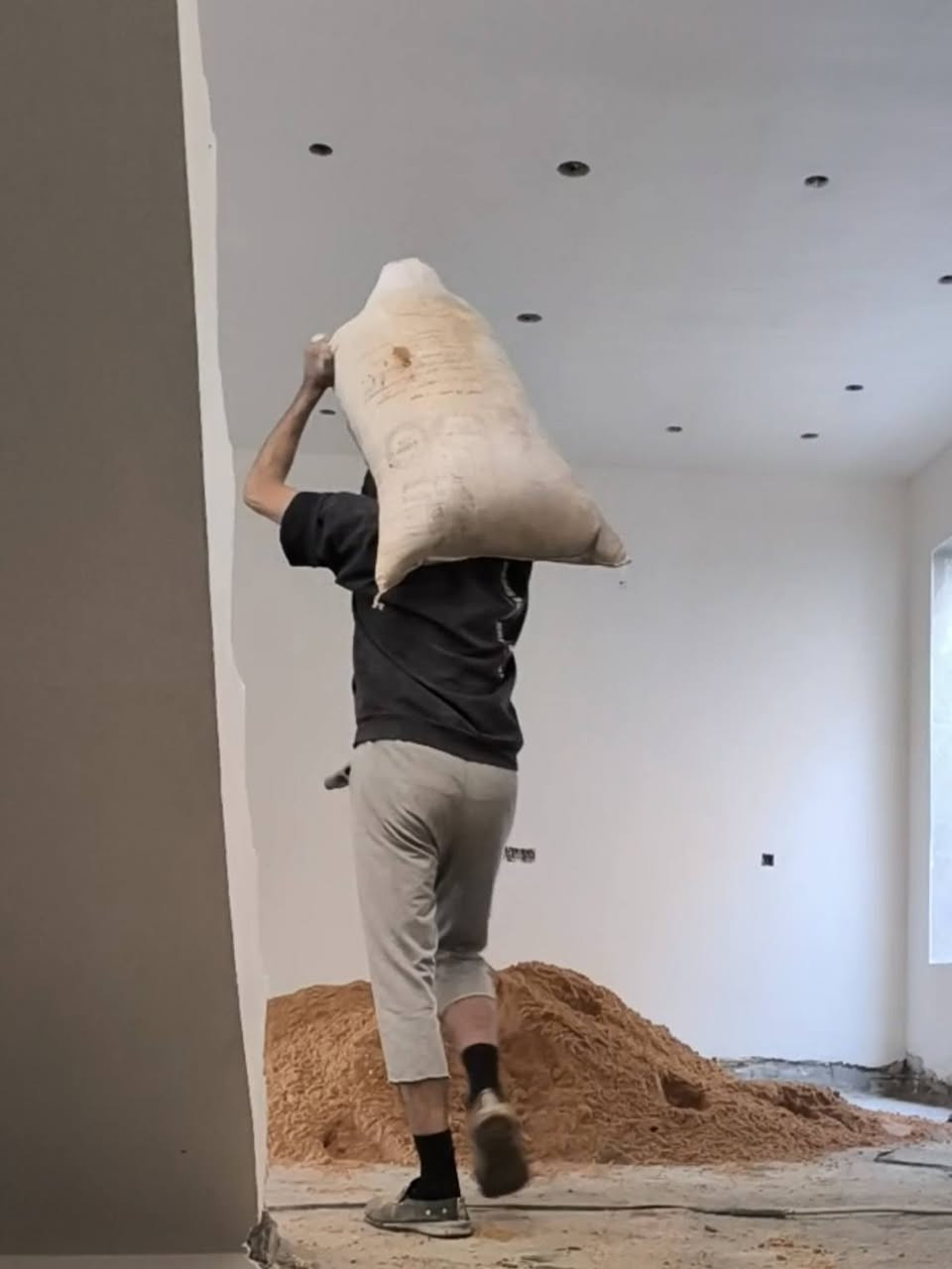 سلام عليكم كادر تصعيد على ظهر كافة مواد البناء مكاني بغداد أتصل وبخدمتك ***********
