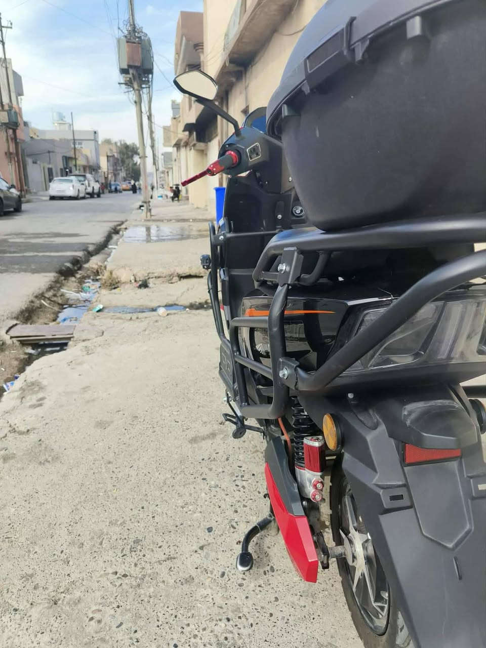 ماطور سكنس للبيع مدرع (ABR) 🏍️🏍️موديل 2025 🏍️🏍️ نضيف جلخ مابي
🔋6بطاريات مسطره 20 امبير ⚡ شرط الفحص

 قبل يوم فحصتهم نضافتهم90% نسبتهم 12v يعني اخو الجديد

 ملف 1500 نحاس حقيقي

دراجه حلوه وفخمه ونسخه مميزه 🔮

 مواصفاته فول

1-لايت عالي ناصي نهار +رماش 

2-دبلات غاز امامي خلفي

3-بلاجكتورات ليزرية☄️

4-شاشة ديجيتال تعرض اعطال 

5-سرعه 99 .   حقيقي 70/80

6-شحن يمشيك من 40 ل50 كيلو 

7-صندوق داخلي حجم كبير

8-درع 360 حول الدراجه

9-حماية سرقة انذار

10-دبل سويج وبصمه2

11-نضام P + R

12-بريكات امامي خلفي دسك دهن

مكاني موصل جانب الايمن *********** رقم بي واتساب 

سعر 675
