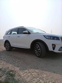 سورنتو مديل ١٦ خليجي محرك ٦ سلندر ٧ راكب ٣ قطع تبريد سياره جاهزه وبسمي...