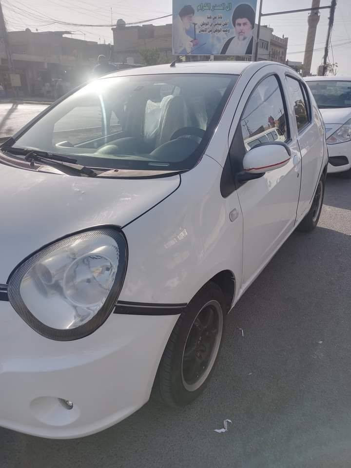 السلام عليكم
باندا لون ابيض بأسمي
موديل ٢٠١٢ 
شاشة
رقم انكليزي جديد 
سنوية لغاية ٢٠٢٩
العنوان / بغداد - حي الجهاد
السعر  /55$ وبيها مجال
الرقم / ***********
