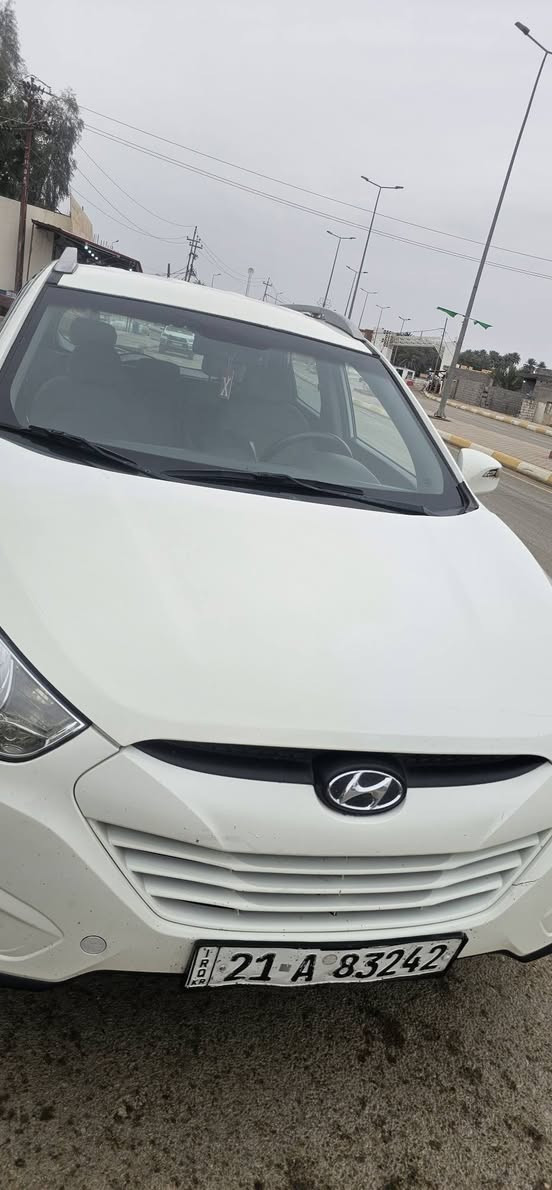 توسان خليجي ٢٠١١
رقم شمالي جديد هزه جديده 
تحويل بالإسم 
ماشيه ١٦٠ 
كير محرك صدر تايرات تبريد كله فول 
محرك مامفتوح 
السعر 115
ملاحضه يوجد ٣ رصعات بالتكمه والقماره 
مكاني واسط الشحيميه/ الزبيديه 
***********
***********
