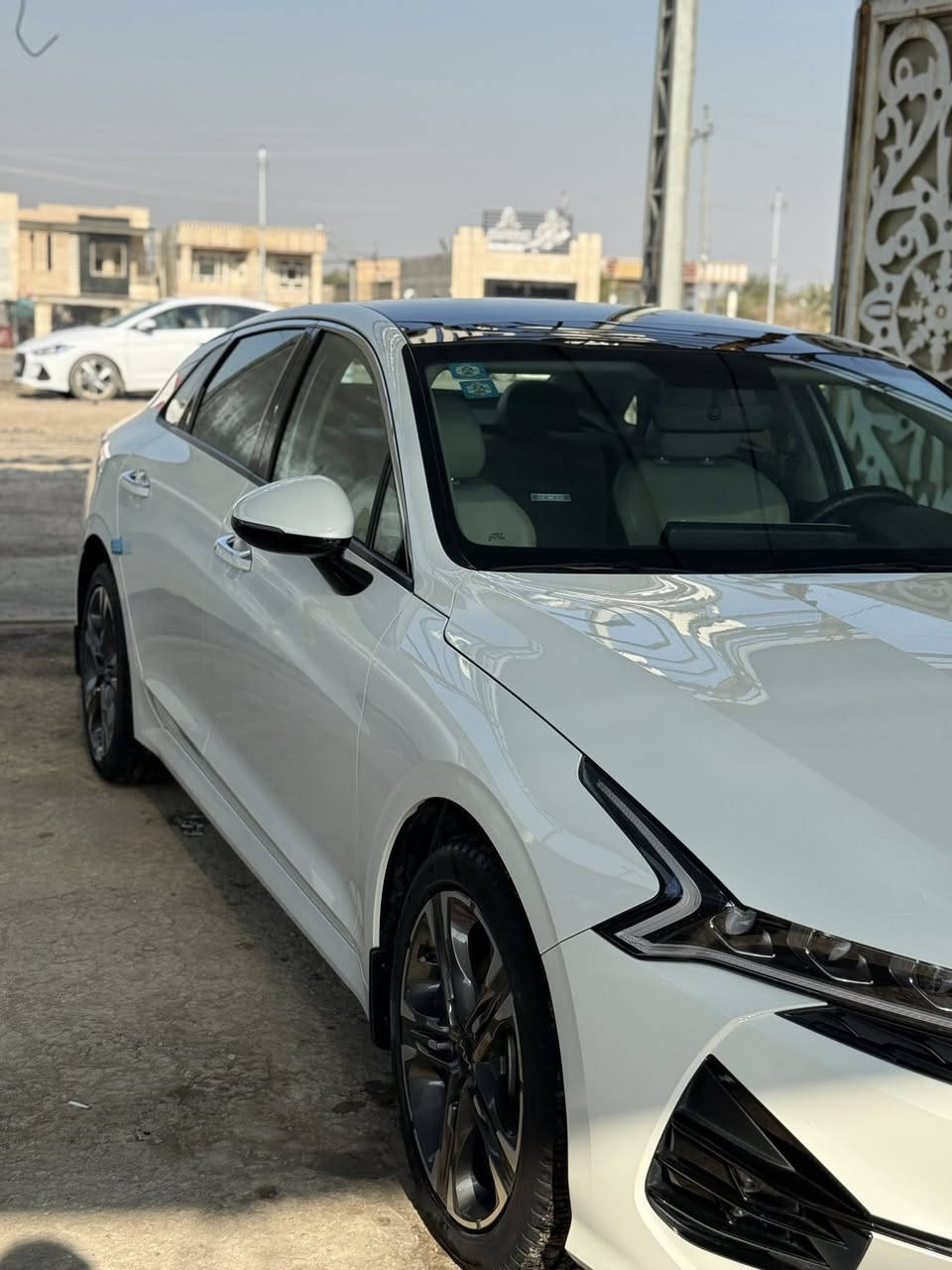 السلام عليكم
كي فايف خليجي موديل 2023 ماشيه 25الف

محرك 2000

بنوراما

كرسي خزن

سايد بريك دكمه

تبريد لمس

بردات ابواب

كشنات جلد

رقم بغداد الجديد

مكفولة من بارد و صبغ و تبديل 

مكان السيارة الديوانية 

السعر 228 وبيه مجال

للأستفسار ***********

***********
