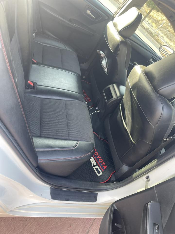 تۆیۆتا کامری 2017 مواسەفات SE ئەمریکی  سپی 
125 هەزار ڕۆشتووە 
(دوو پارچەی بۆیاغە 
بۆنیت چاملغ سەکن ،
دوو دەرگەی لای سەیاق 
بەس پەمپە بەبی تەحدیل .)گیرو مکینە کارەبایەتی بەشەرط
هەزە و سەنەوەی نویە تا ٢٠٢٨ 
ژ.م/ ***********

تویویتا کامری وارد امریکی ٢٠١٧ se
١٢٥ مايل ماشية
٢ قطع صبغ بونت جاملغ،بابين فقط بمب بدون داخل بدون تعديل بشرط 
كهر معرك كهربائي بشرط 
هزة سنوي جديد ٢٠٢٨
سعر /📞
